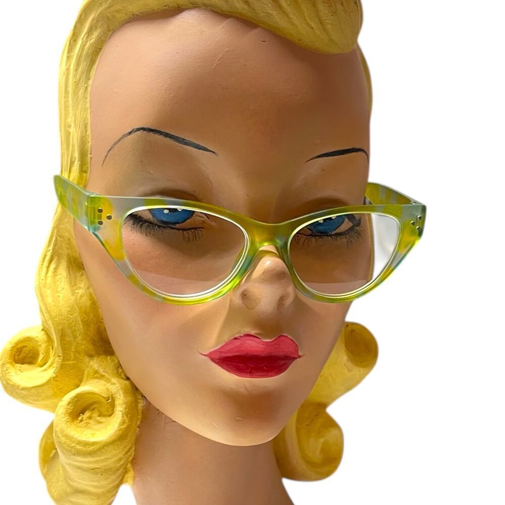 Betsey Johnson +2.00 Reading Glasses Readers Cat Eye Translucent Green Yellow - Picture 4 of 6